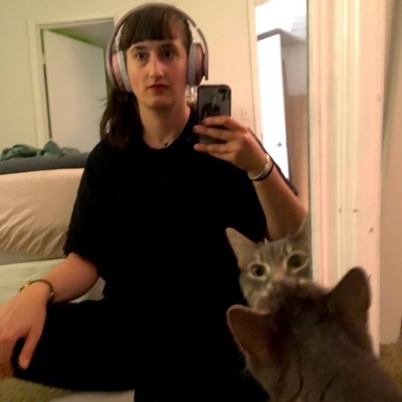 Meet your Posher, Annie - Picture 2 of 4